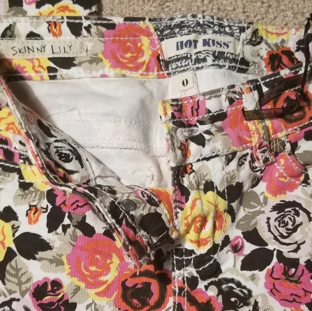 Floral Skinny Lily Jeans - Picture 3 of 8